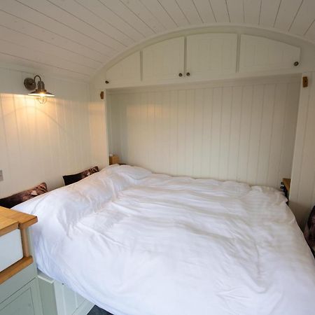 Shepherds Hut Lonmore Exterior photo