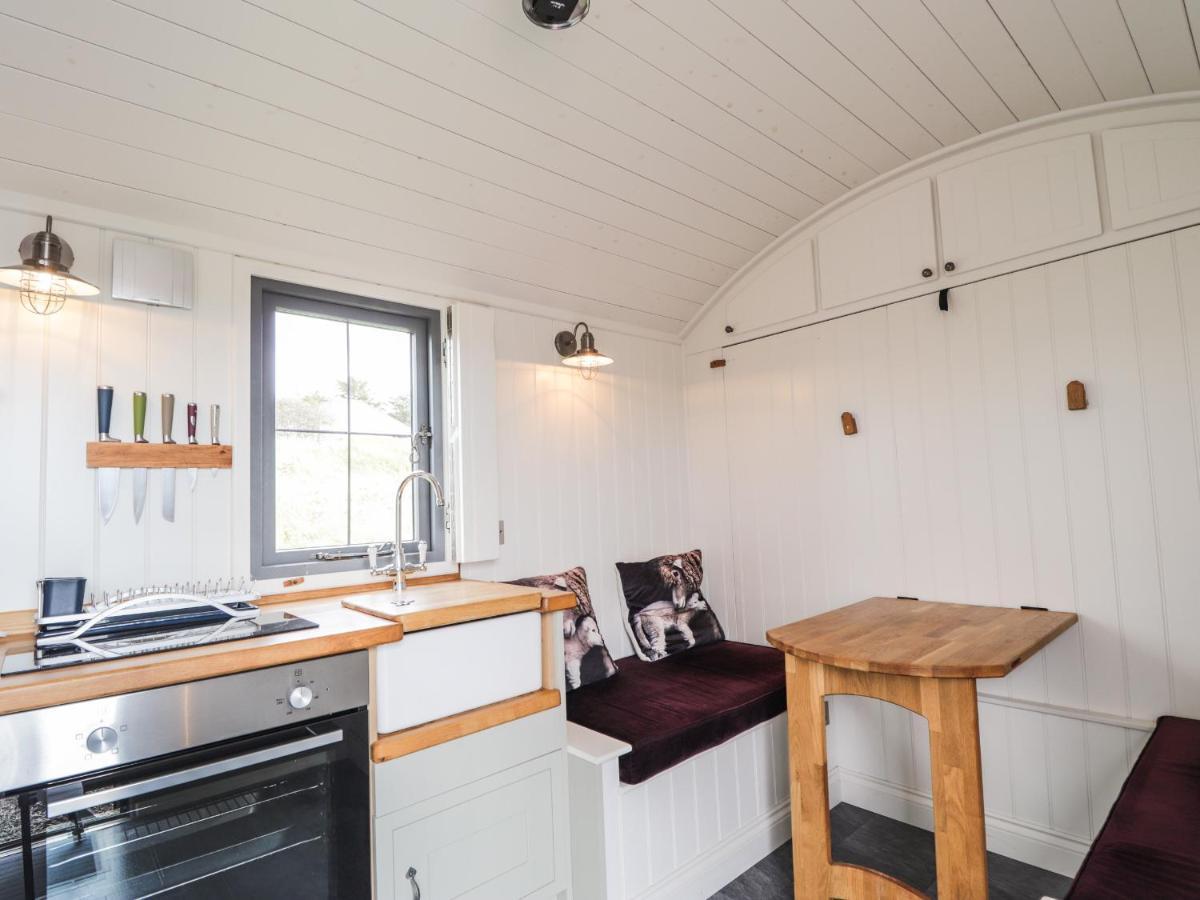 Shepherds Hut Lonmore Exterior photo